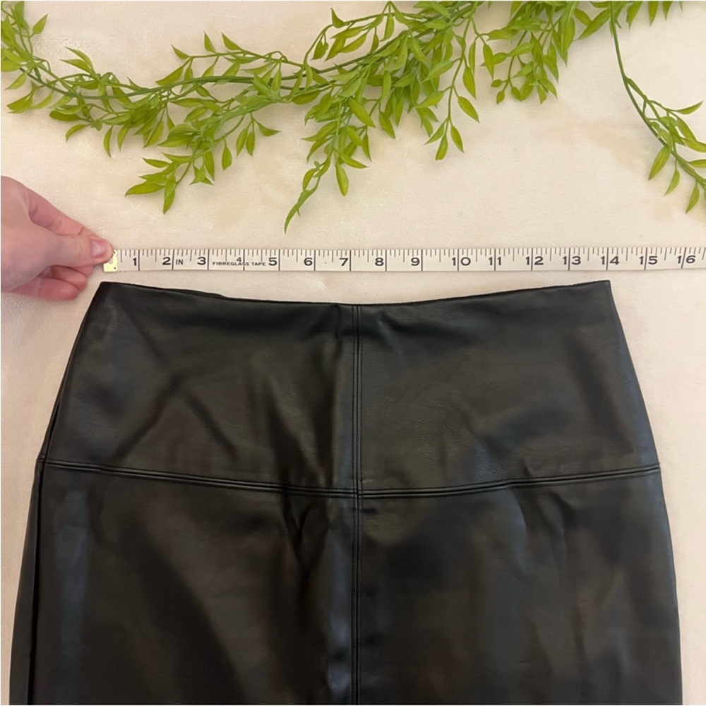 Missguided | Mini Skirt - Picture 3 of 6